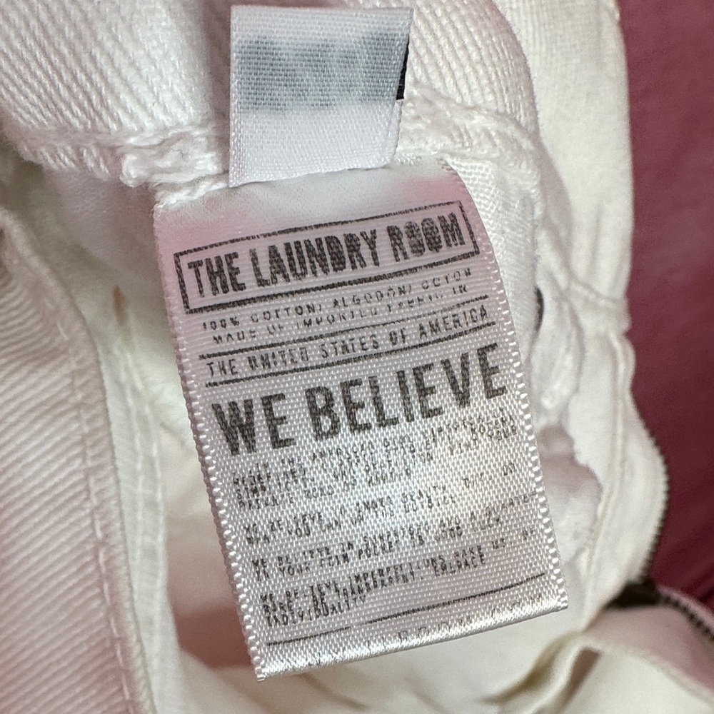 145. The Laundry Room California Distressed White Jeans Size 28 NWOT - Picture 6 of 6
